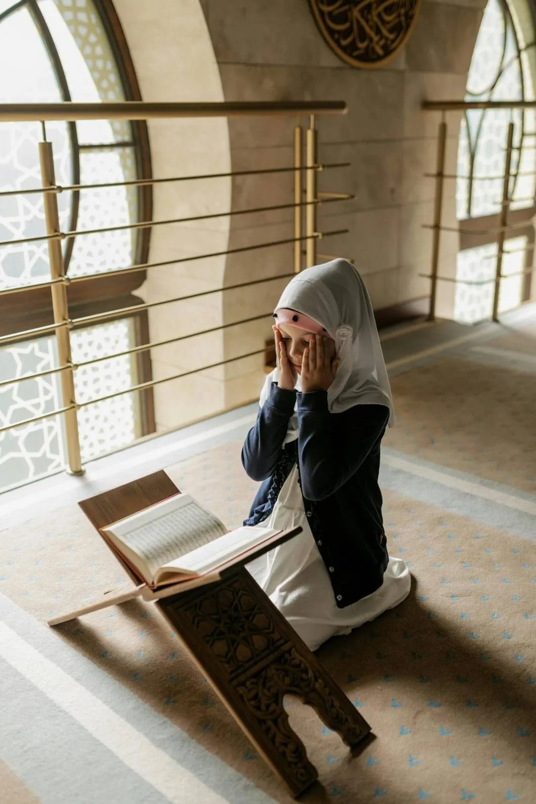 Adult female student learning Quran online with Global Quran Institute